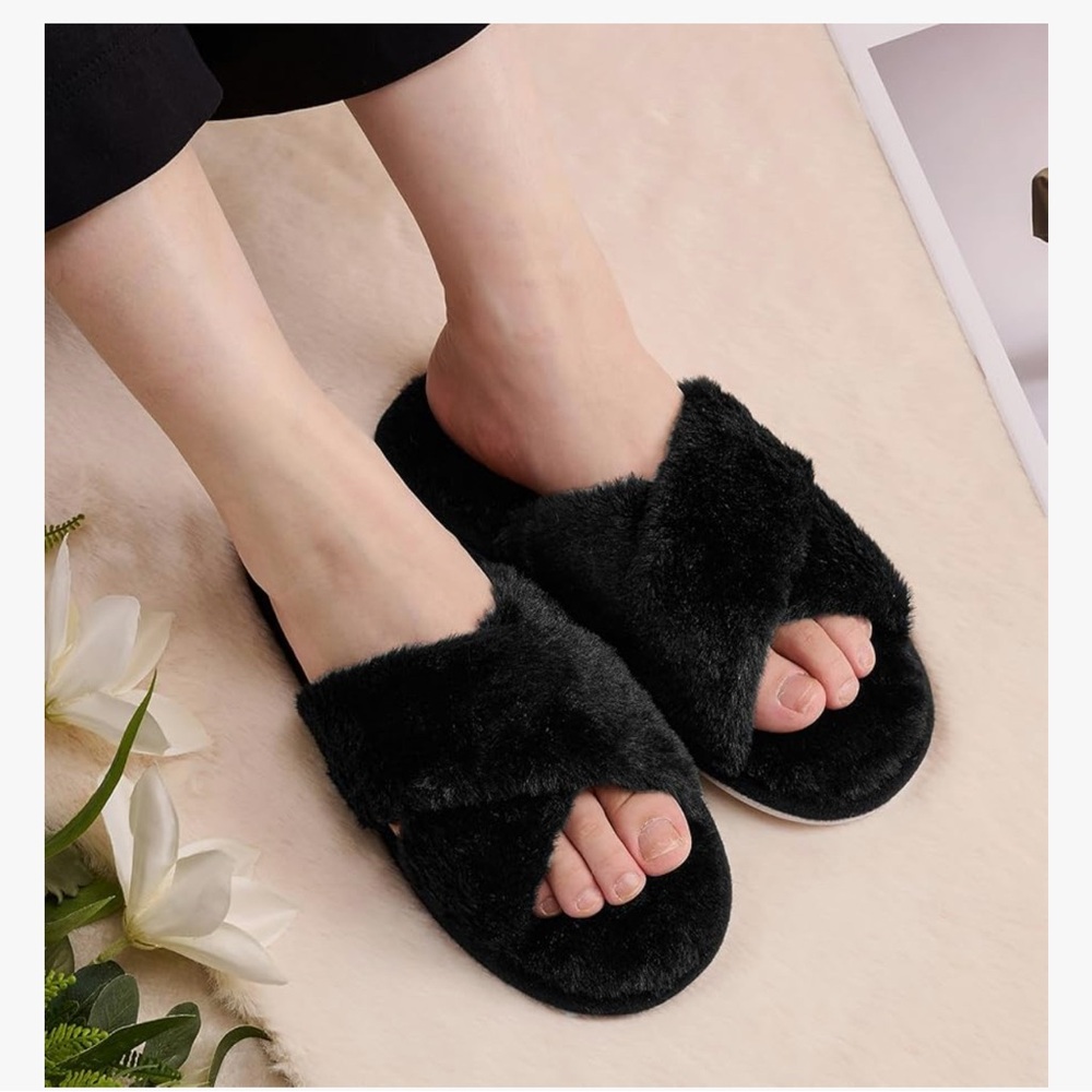 Cozy Black Furry Slippers size 7-8 New - Picture 2 of 4
